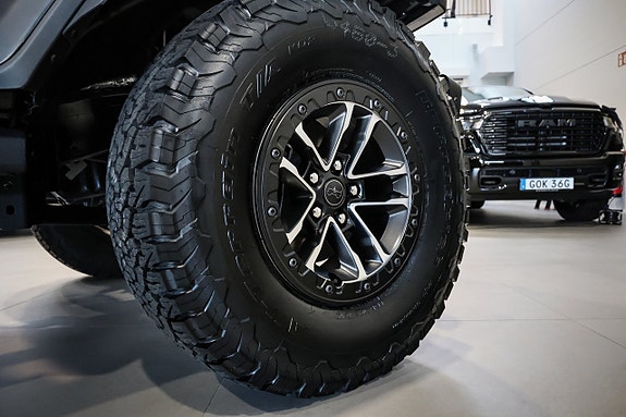 Jeep Wrangler 12 of 30