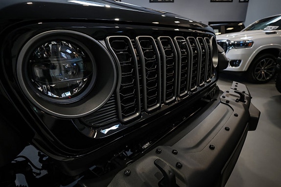 Jeep Wrangler 8 of 30