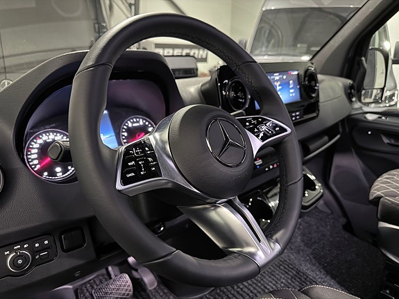Mercedes-Benz Sprinter 319 21 of 26