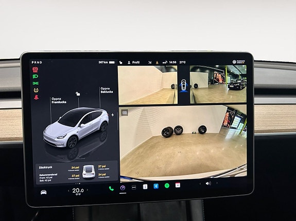 Tesla Model Y 18 of 22