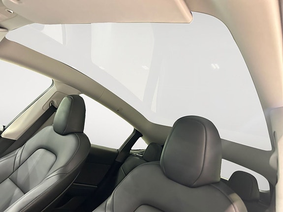 Tesla Model Y 22 of 22