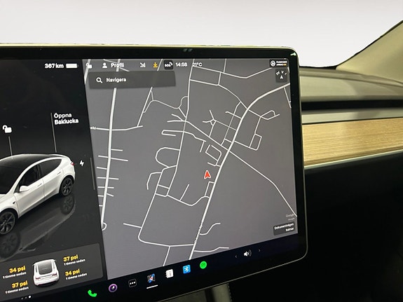 Tesla Model Y 20 of 22