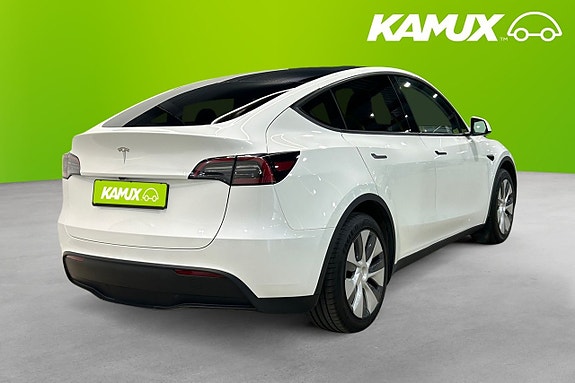 Tesla Model Y 4 of 22