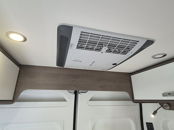 Pilote Mooveo Van 60 EB automat, långbäddar, dubbla AC, 2 sitt/sov platser 14 of 22