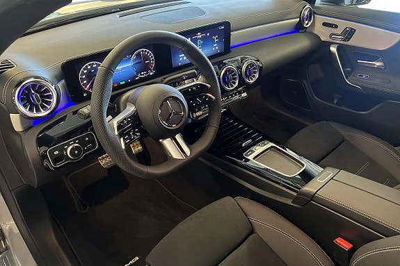 Mercedes-Benz A250 e 5 of 5