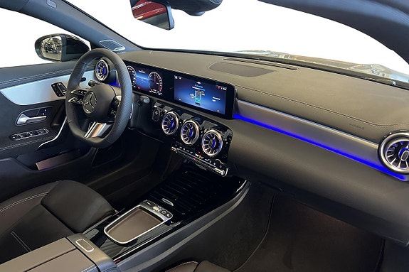 Mercedes-Benz A250 e 8 of 13