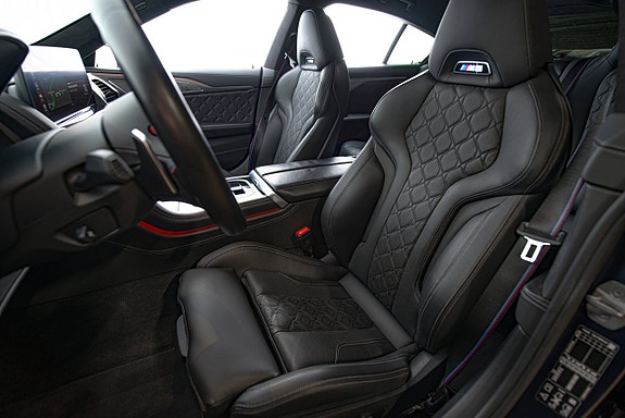 BMW M8 12 of 30