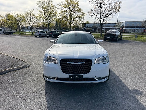 Chrysler 300 10 of 18