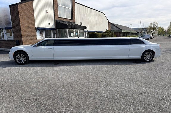Chrysler 300 5 of 5