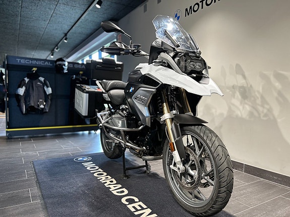 BMW R1250GS/Nu 194.900kr!/Ränta 3,45%/ 1303 mil /Väskor/Lågt chassi 3 of 5