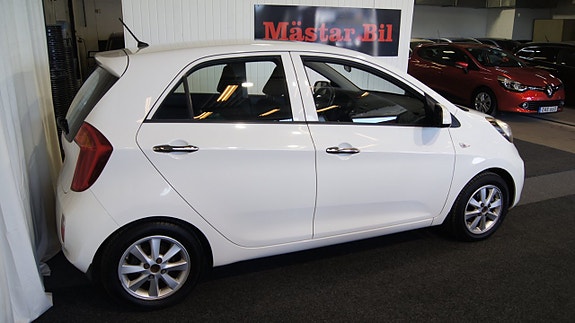 Kia Picanto 2 of 5