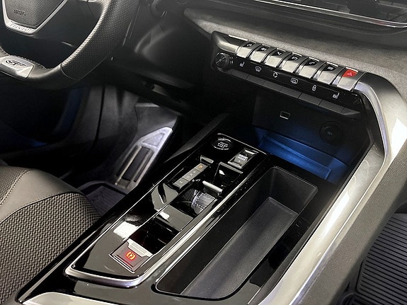 Peugeot 5008 12 of 17
