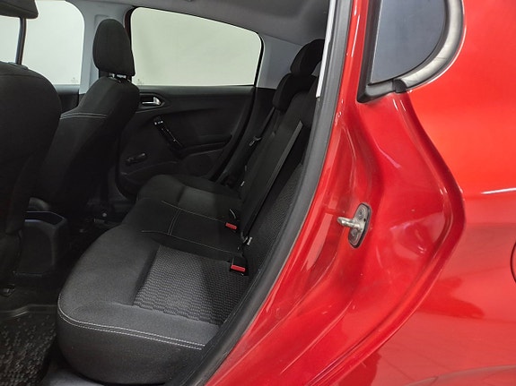 Peugeot 208 13 of 17