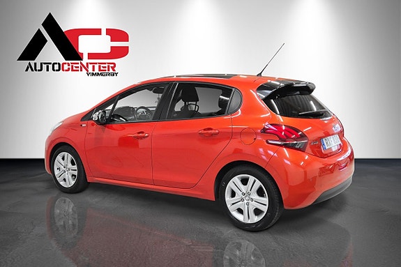 Peugeot 208 7 of 17