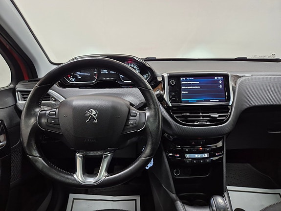 Peugeot 208 10 of 17