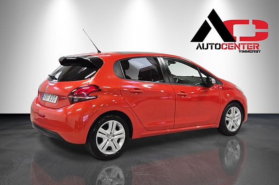 Peugeot 208 6 of 17