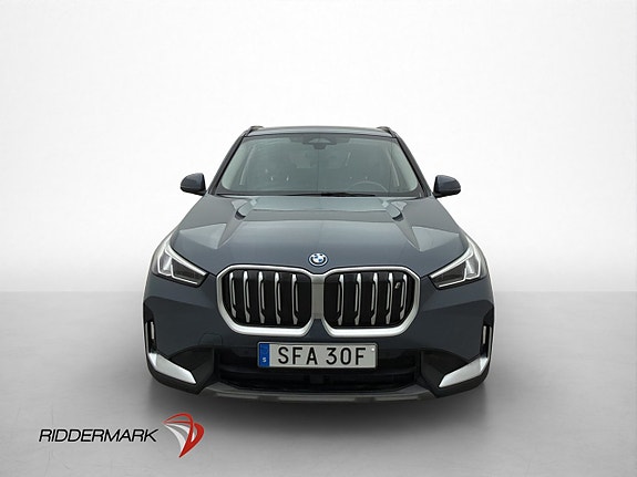 BMW iX1 3 of 5