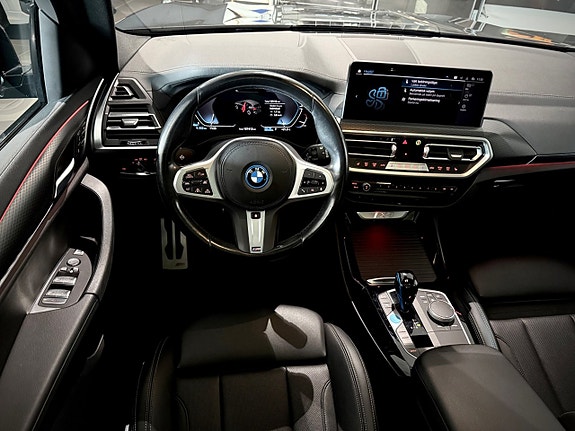 BMW iX3 5 of 28