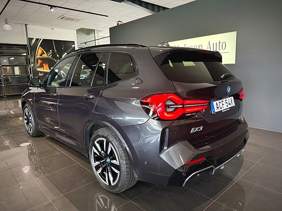 BMW iX3 3 of 28