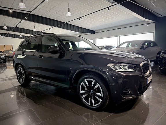 BMW iX3 24 of 28