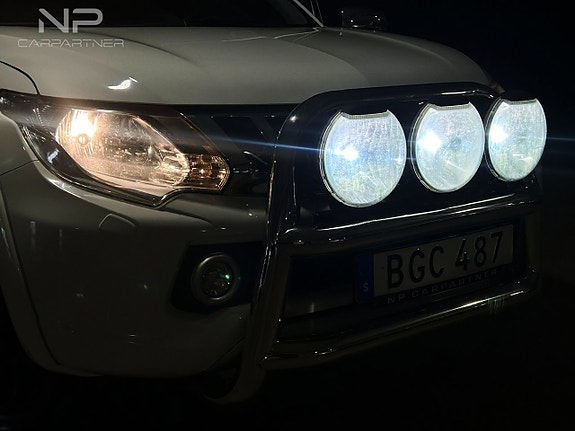Mitsubishi L200 Club Cab 10 of 22