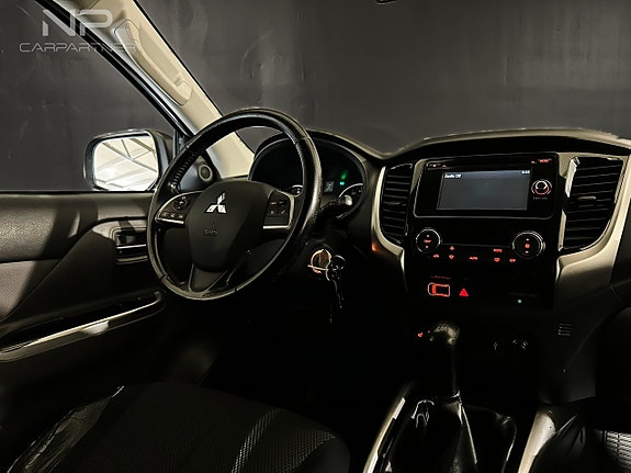 Mitsubishi L200 Club Cab 12 of 22
