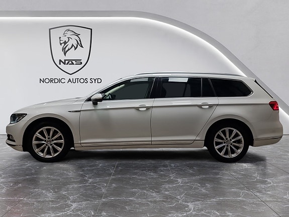 Volkswagen Passat 2 of 5