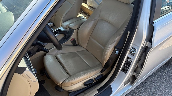 BMW 325i 9 of 29