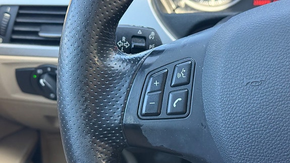 BMW 325i 13 of 29