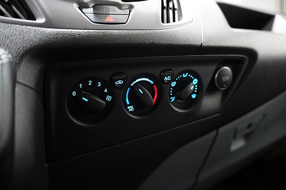 Ford Transit Custom 16 of 19
