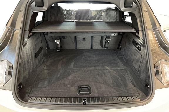 BMW iX 10 of 18