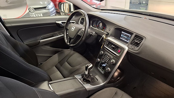 Volvo V60 11 of 22