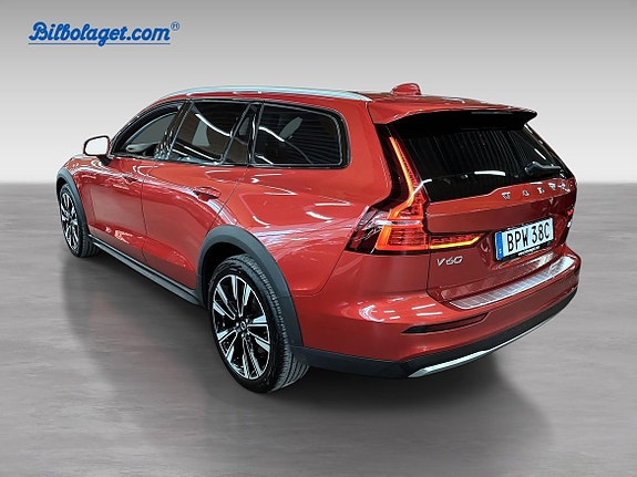 Volvo V60 Cross Country 7 of 18