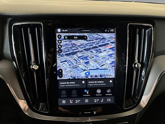 Volvo V60 Cross Country 14 of 18