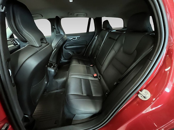 Volvo V60 Cross Country 11 of 18