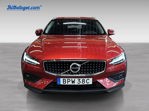Volvo V60 Cross Country 3 of 19