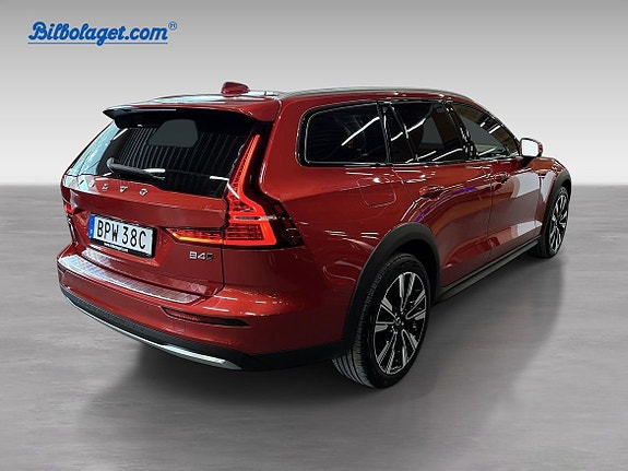 Volvo V60 Cross Country 6 of 19