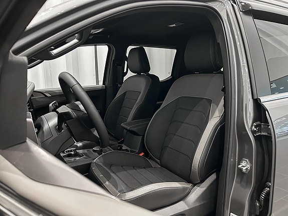 Volkswagen Amarok 6 of 15