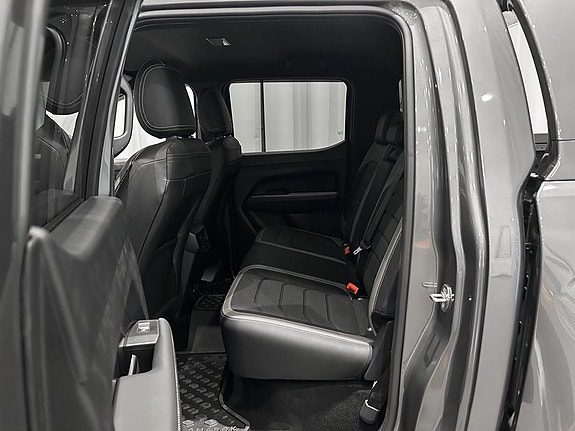Volkswagen Amarok 7 of 15