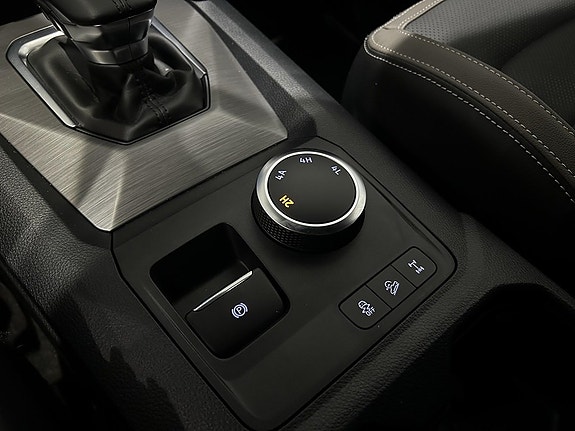 Volkswagen Amarok 15 of 15
