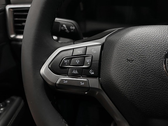 Volkswagen Amarok 10 of 15
