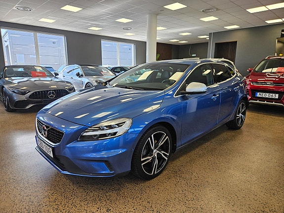 Volvo V40 3 of 18