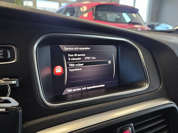 Volvo V40 11 of 18