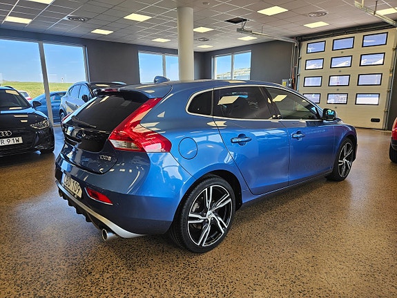 Volvo V40 6 of 18