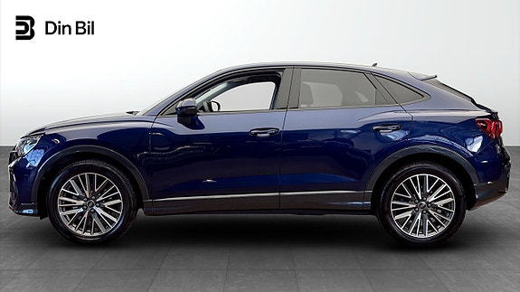 Audi Q3 2 of 5