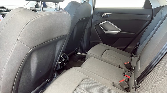 Audi Q3 11 of 13
