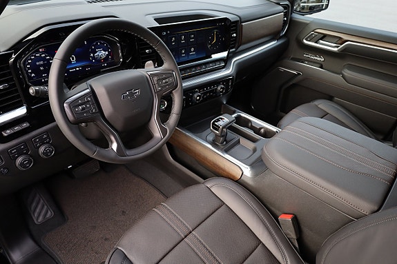 Chevrolet Silverado 1500 8 of 24