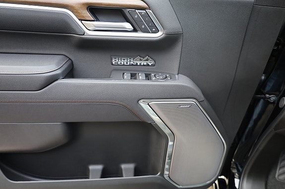 Chevrolet Silverado 1500 24 of 24