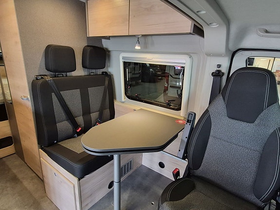 Dethleffs GlobeTrail Active 600 DS dieselvärme, automat, 140 hk, infällda fönster 11 of 19