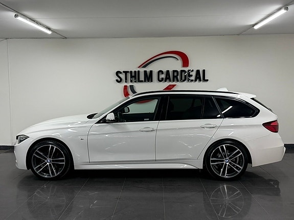 BMW 330i 4 of 5